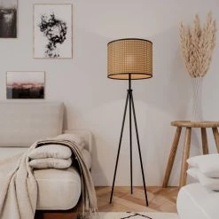 Potiron Paris Lampadaires Lampadaire Design à Trépied En Métal Et Rotin -Lampadaires || Lustres || Guirlandes et décorations lumineuses Soldes lampadaire design a trepied en metal et rotin 1