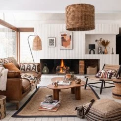 Maisons Du Monde Lampadaires Lampadaire En Métal Noir Et Abat-jour En Rotin H173 -Lampadaires || Lustres || Guirlandes et décorations lumineuses Soldes lampadaire en metal noir et abat jour en rotin h173 1000 10 13 228711 2