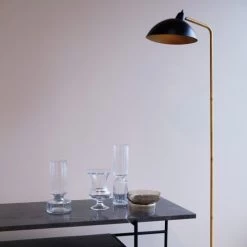 Dyberg Larsen Lampadaires Lampadaire En Métal Noir Mat Et Laiton, H 145 Cm D 25,6 Cm -Lampadaires || Lustres || Guirlandes et décorations lumineuses Soldes lampadaire en metal noir mat et laiton h 145 cm d 25 6 cm 2
