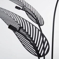 Maisons Du Monde Lampadaires Lampadaire Feuilles De Palmier En Métal Noir Mat H163 -Lampadaires || Lustres || Guirlandes et décorations lumineuses Soldes lampadaire feuilles de palmier en metal noir mat h163 1000 0 25 202606 2