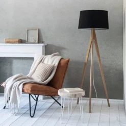 Maisons Du Monde Lampadaires Lampadaire Trépied En Chêne Et Abat-jour Noir H160 -Lampadaires || Lustres || Guirlandes et décorations lumineuses Soldes lampadaire trepied en chene et abat jour noir h160 1000 11 23 179480 4