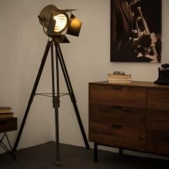 Maisons Du Monde Lampadaires Lampadaire Trépied En Métal Cuivré H 174 Cm -Lampadaires || Lustres || Guirlandes et décorations lumineuses Soldes lampadaire trepied en metal cuivre h 174 cm 1000 8 17 130602 4